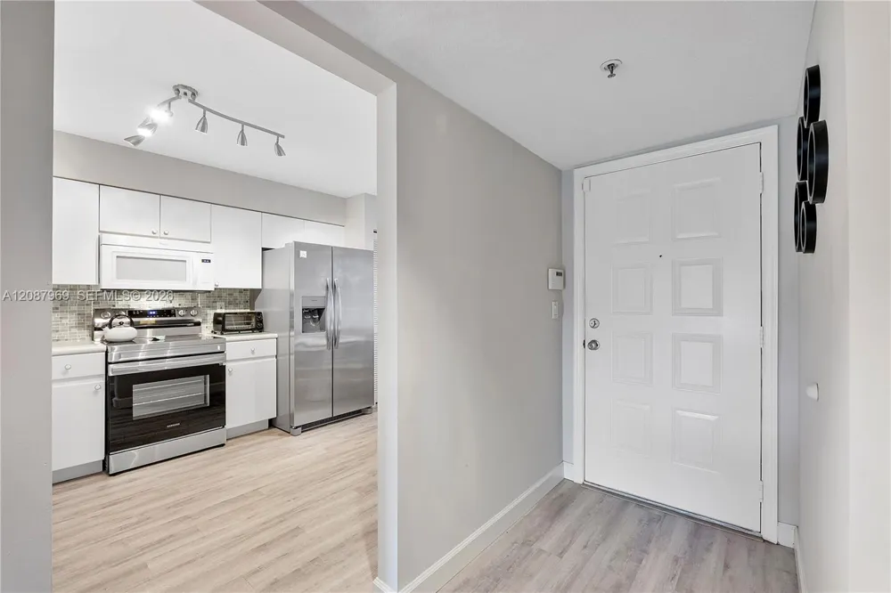 5952 Regal Glen Dr #102 Boynton Beach, FL 33437