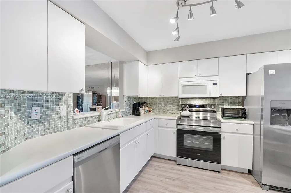 5952 Regal Glen Dr #102 Boynton Beach, FL 33437