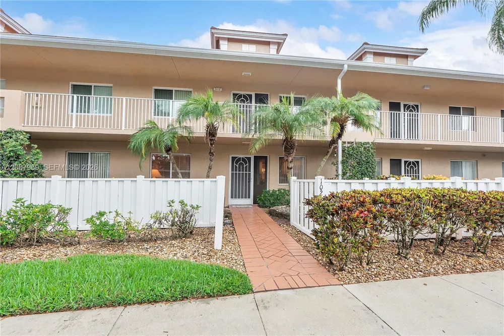 5952 Regal Glen Dr #102 Boynton Beach, FL 33437