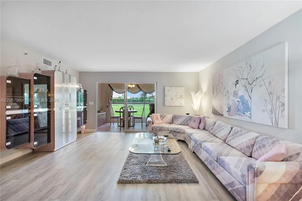 5952 Regal Glen Dr #102 Boynton Beach, FL 33437
