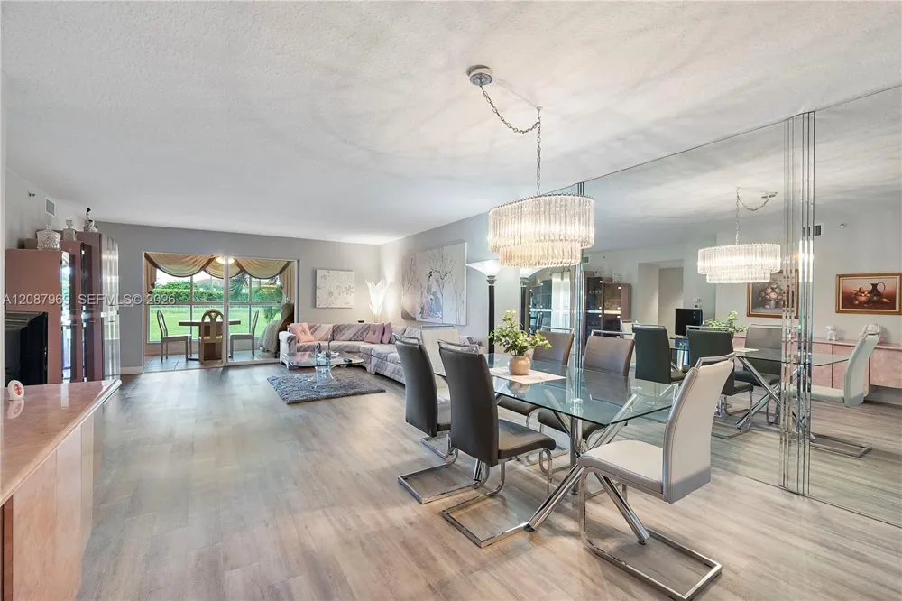 5952 Regal Glen Dr #102 Boynton Beach, FL 33437