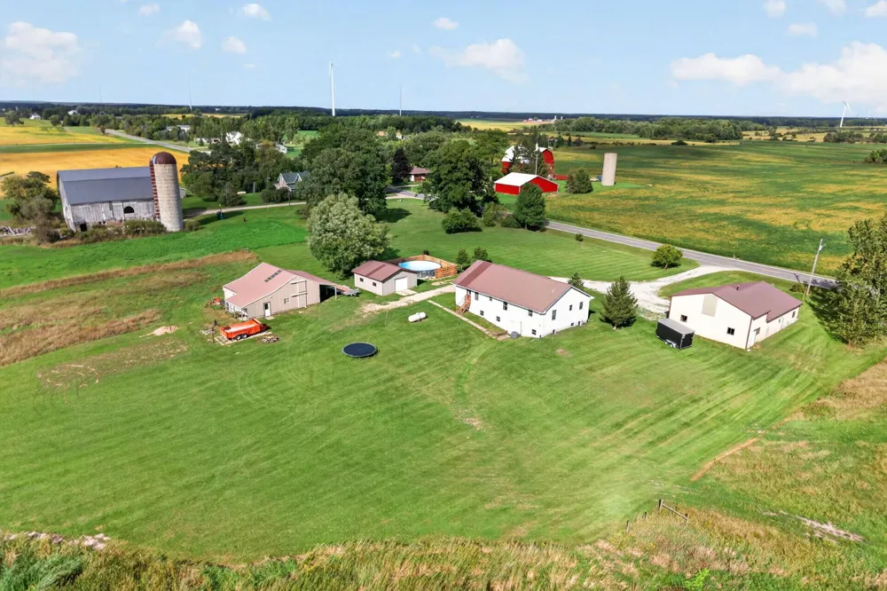 4085 Whiteville Road Rosebush, MI 48878
