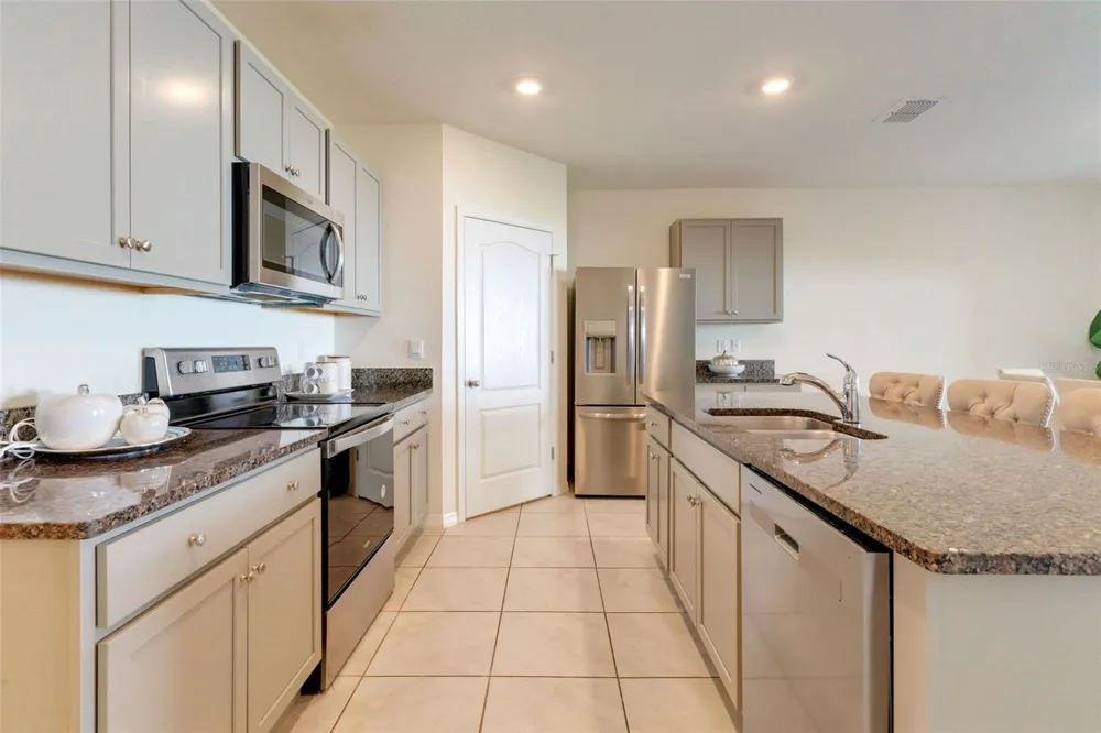 9537 BLACK WALNUT DRIVE Clermont, FL 34715
