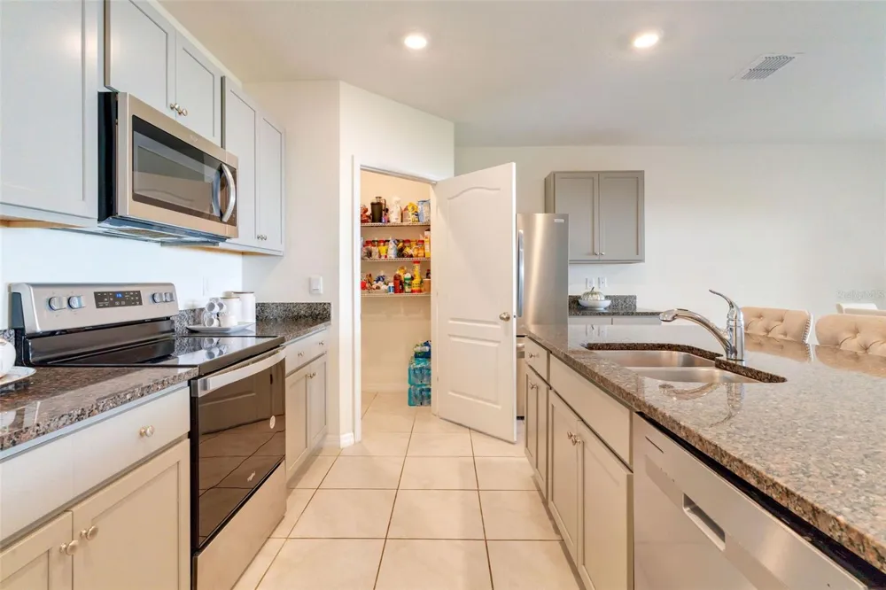 9537 BLACK WALNUT DRIVE Clermont, FL 34715