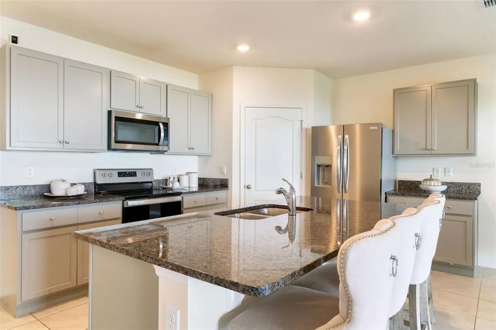 9537 BLACK WALNUT DRIVE Clermont, FL 34715