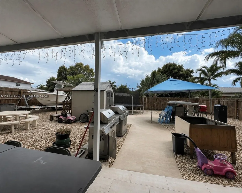 15302 SW 180th Ter Miami, FL 33187