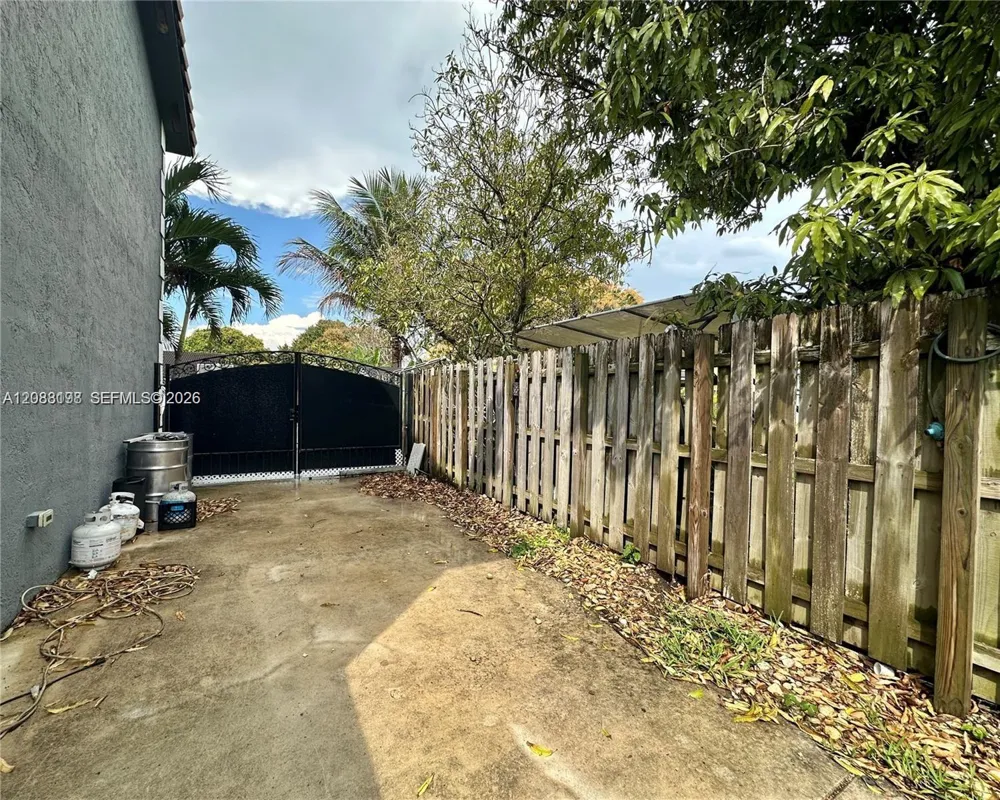15302 SW 180th Ter Miami, FL 33187