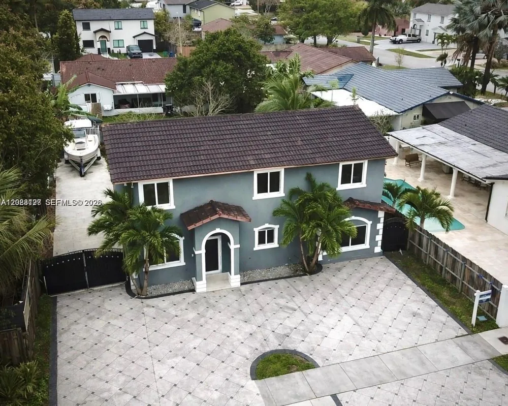 15302 SW 180th Ter Miami, FL 33187