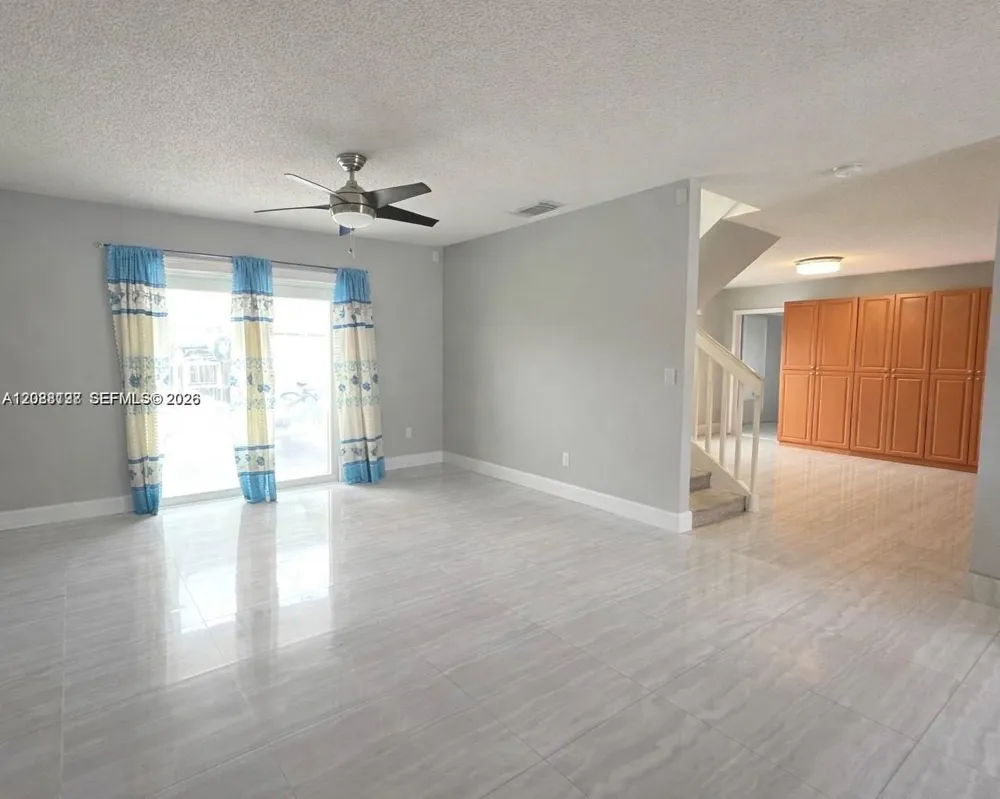 15302 SW 180th Ter Miami, FL 33187