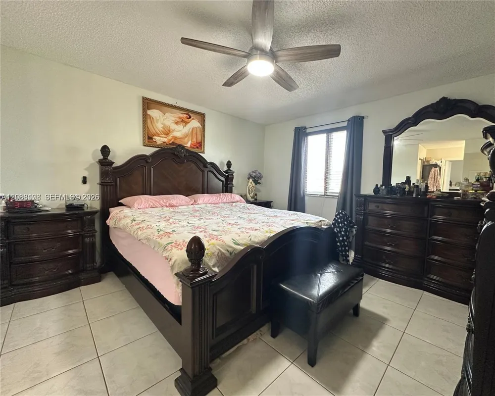 15302 SW 180th Ter Miami, FL 33187