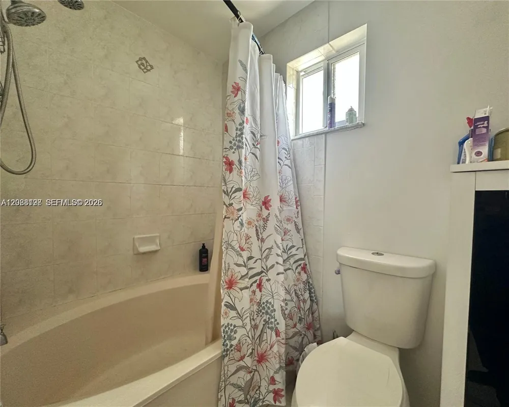 15302 SW 180th Ter Miami, FL 33187