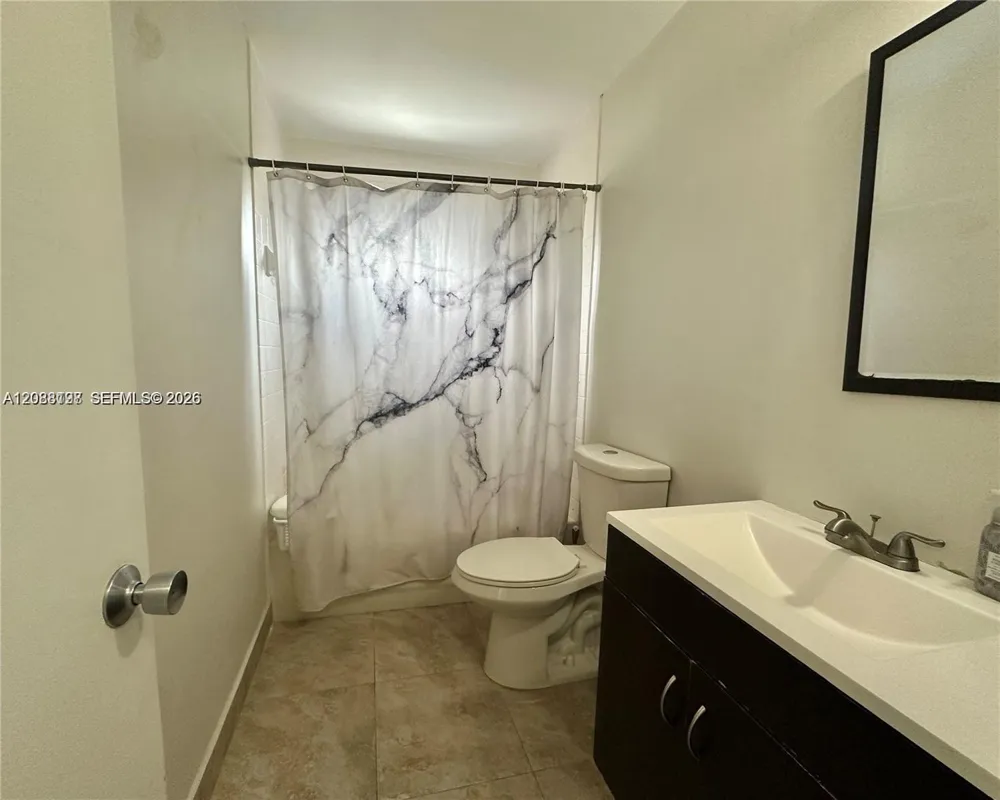 15302 SW 180th Ter Miami, FL 33187