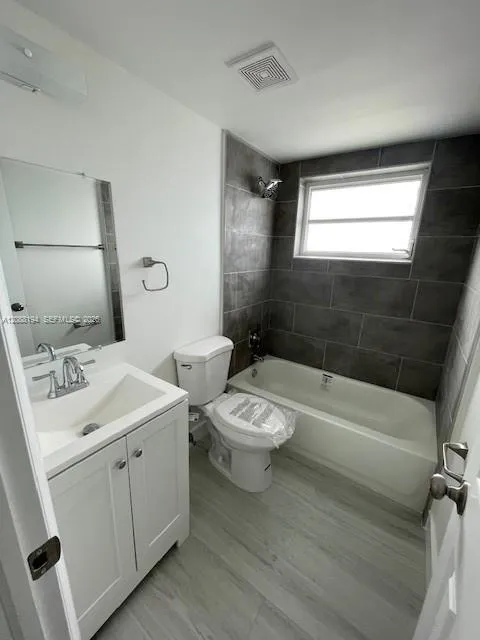 920 SE 2nd Ave #9 Hallandale Beach, FL 33009