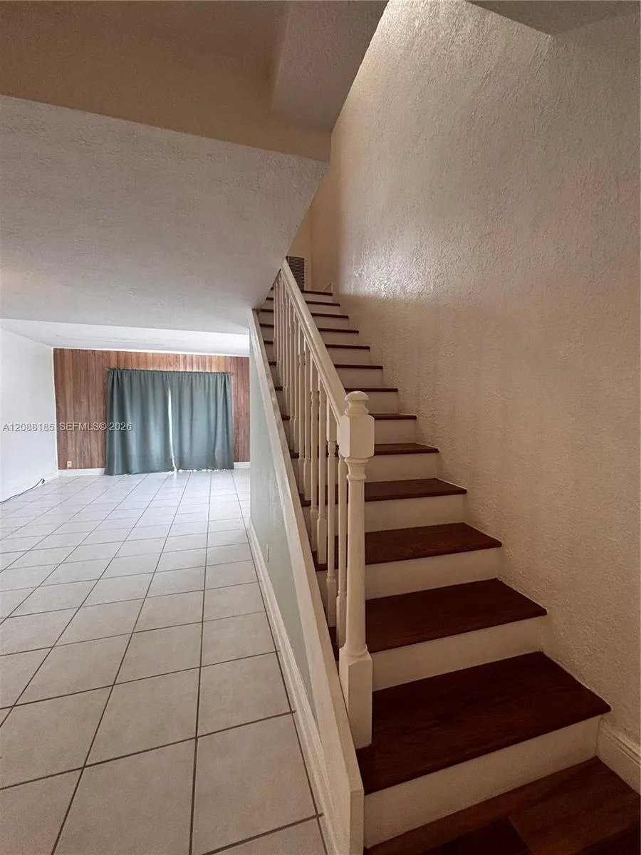 6703 Kendall Dr #405 Pinecrest, FL 33156