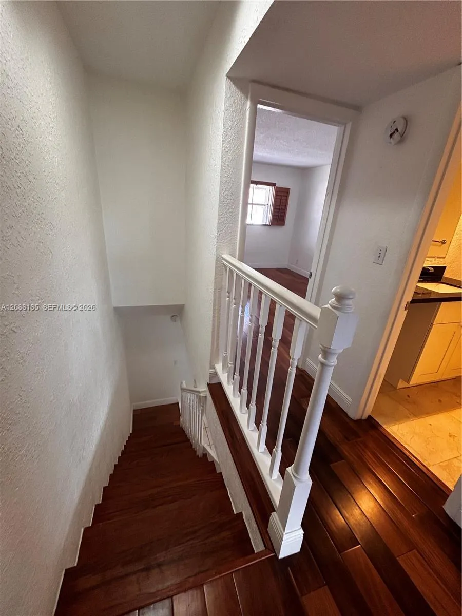 6703 Kendall Dr #405 Pinecrest, FL 33156