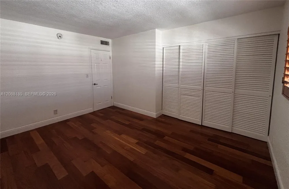 6703 Kendall Dr #405 Pinecrest, FL 33156