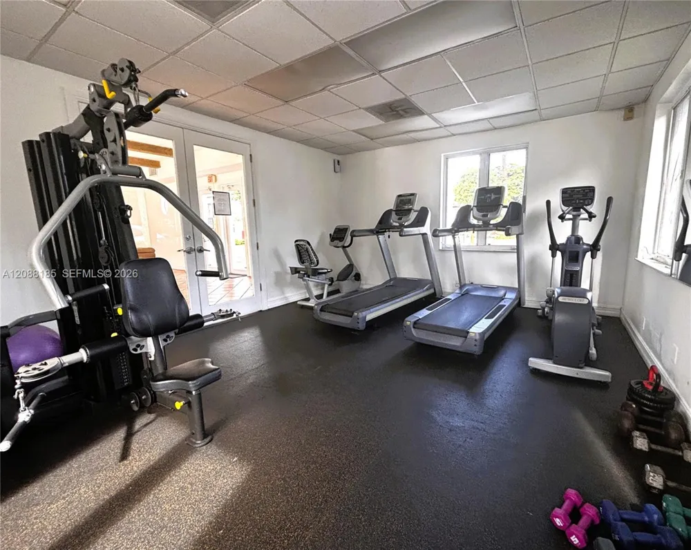 6703 Kendall Dr #405 Pinecrest, FL 33156