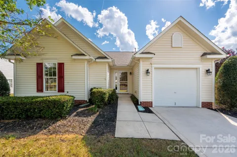 1011 Holly Villa Circle