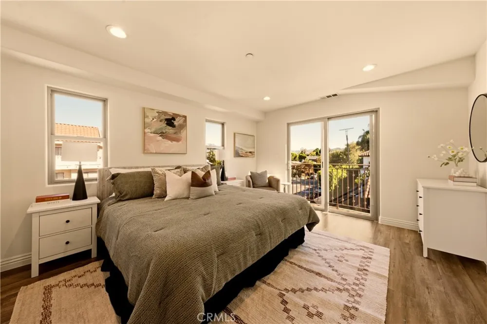 14702 Magnolia Boulevard #105 Sherman Oaks, CA 91403