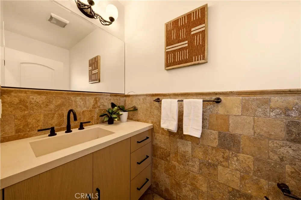 14702 Magnolia Boulevard #105 Sherman Oaks, CA 91403