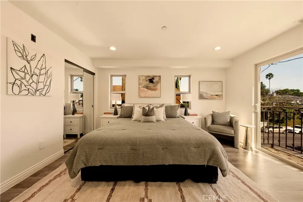14702 Magnolia Boulevard #105 Sherman Oaks, CA 91403
