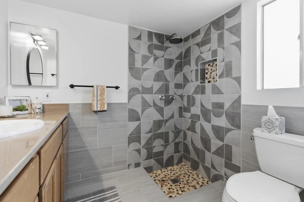 1815 E Tachevah Drive Palm Springs, CA 92262