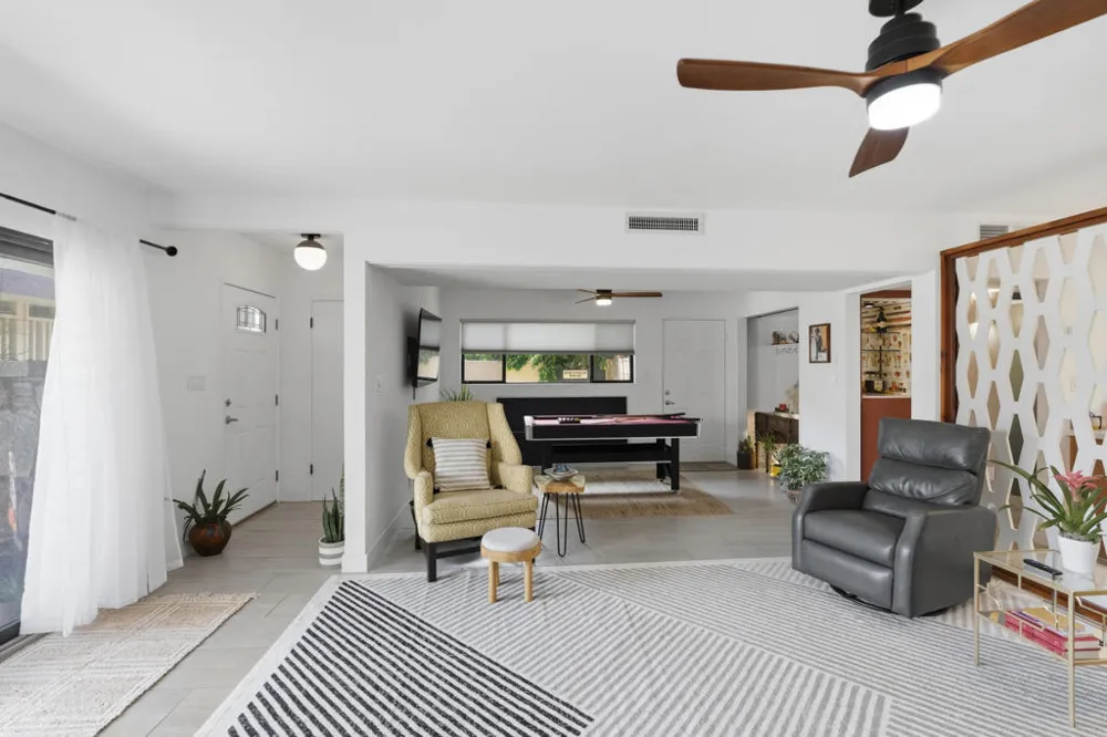1815 E Tachevah Drive Palm Springs, CA 92262