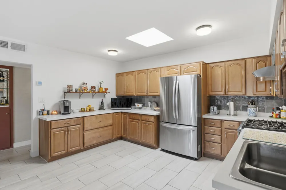 1815 E Tachevah Drive Palm Springs, CA 92262