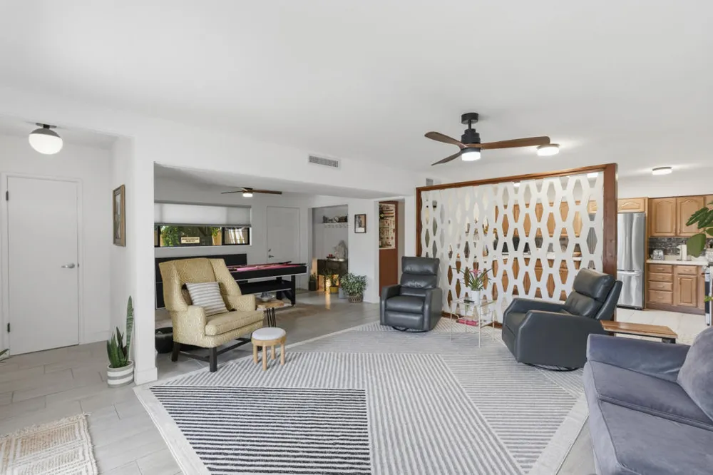 1815 E Tachevah Drive Palm Springs, CA 92262