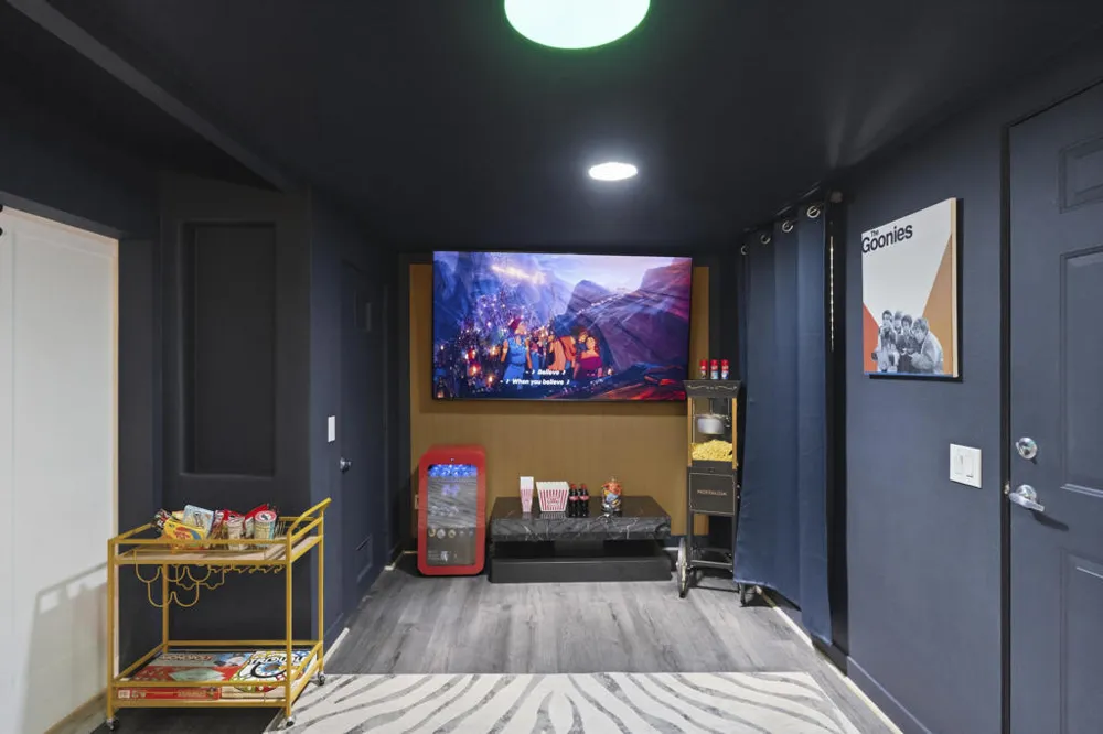 1815 E Tachevah Drive Palm Springs, CA 92262