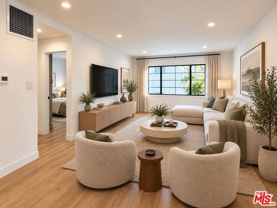 8736 Holloway Drive West Hollywood, CA 90069
