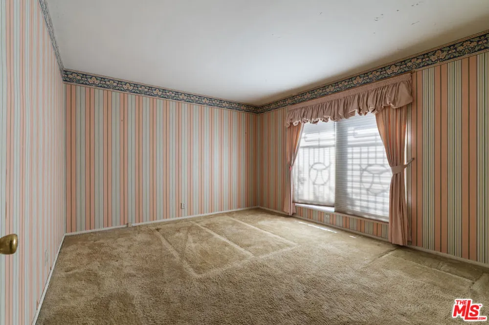 4555 Don Diego Drive Los Angeles, CA 90008