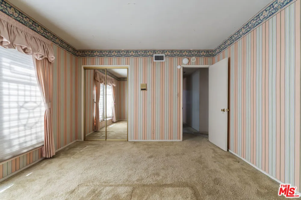 4555 Don Diego Drive Los Angeles, CA 90008