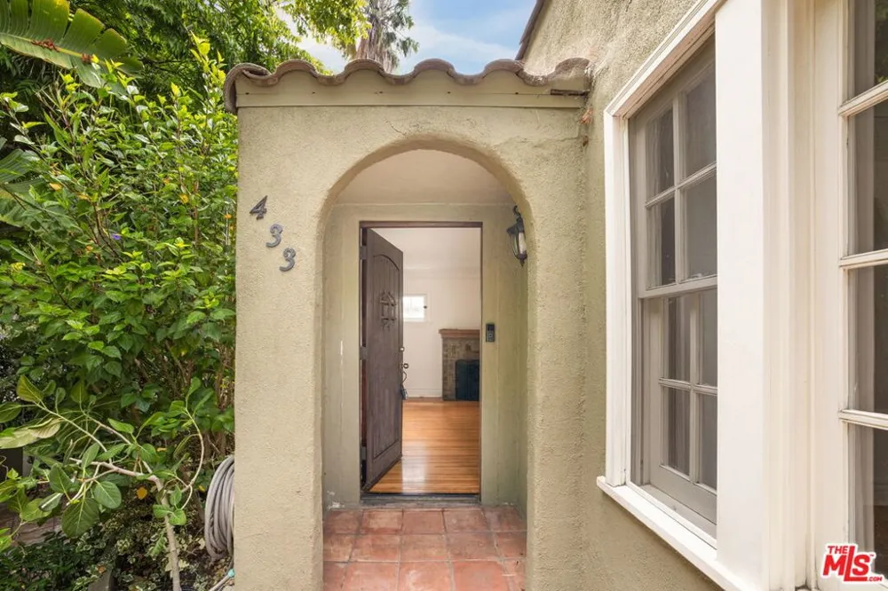 433 Norwich Drive West Hollywood, CA 90048