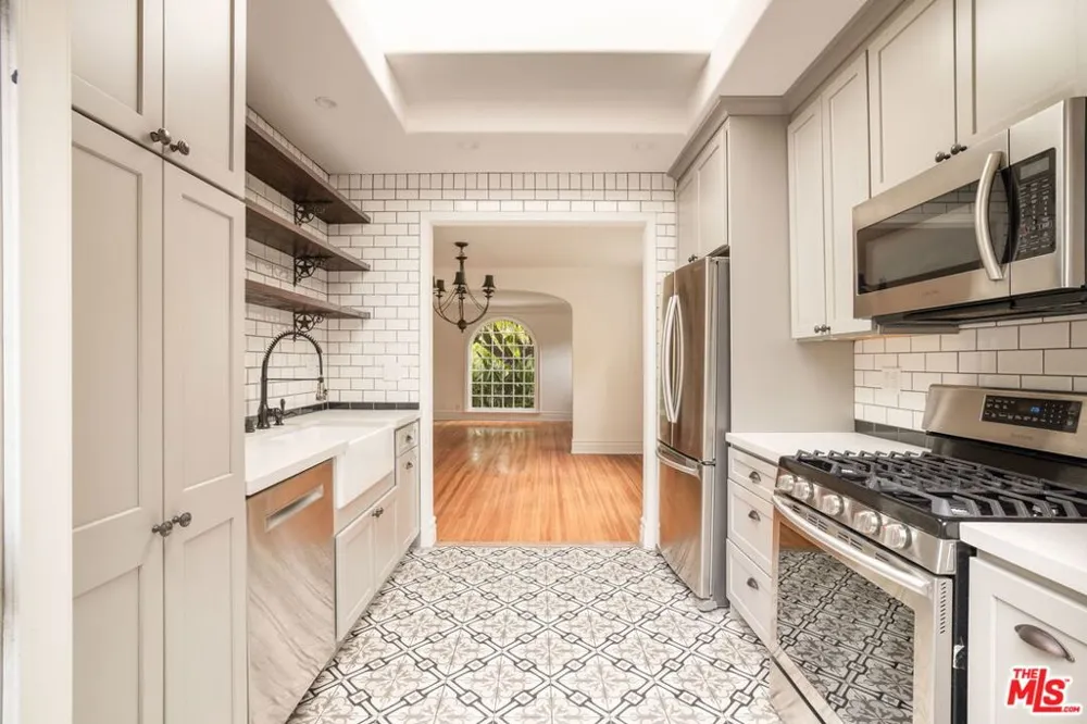 433 Norwich Drive West Hollywood, CA 90048