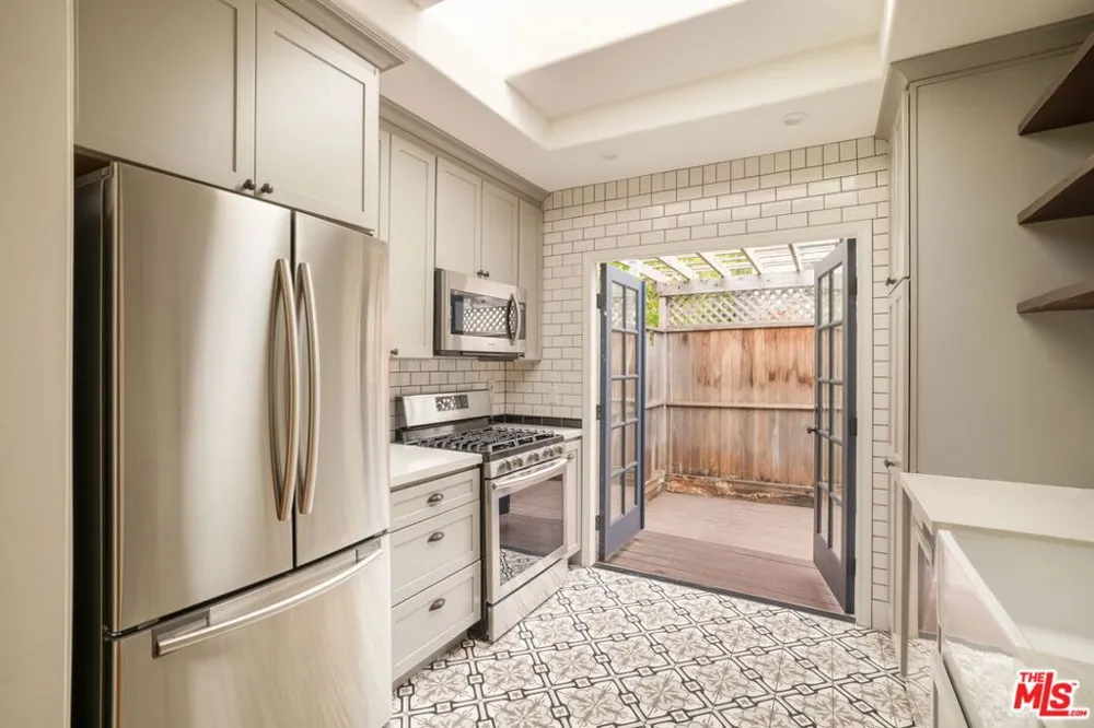 433 Norwich Drive West Hollywood, CA 90048