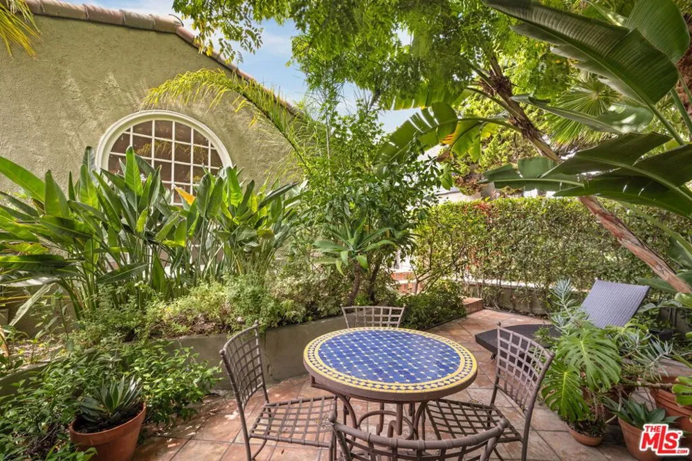 433 Norwich Drive West Hollywood, CA 90048