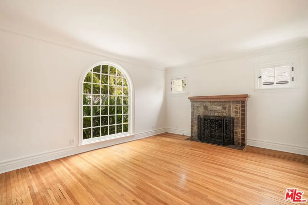 433 Norwich Drive West Hollywood, CA 90048