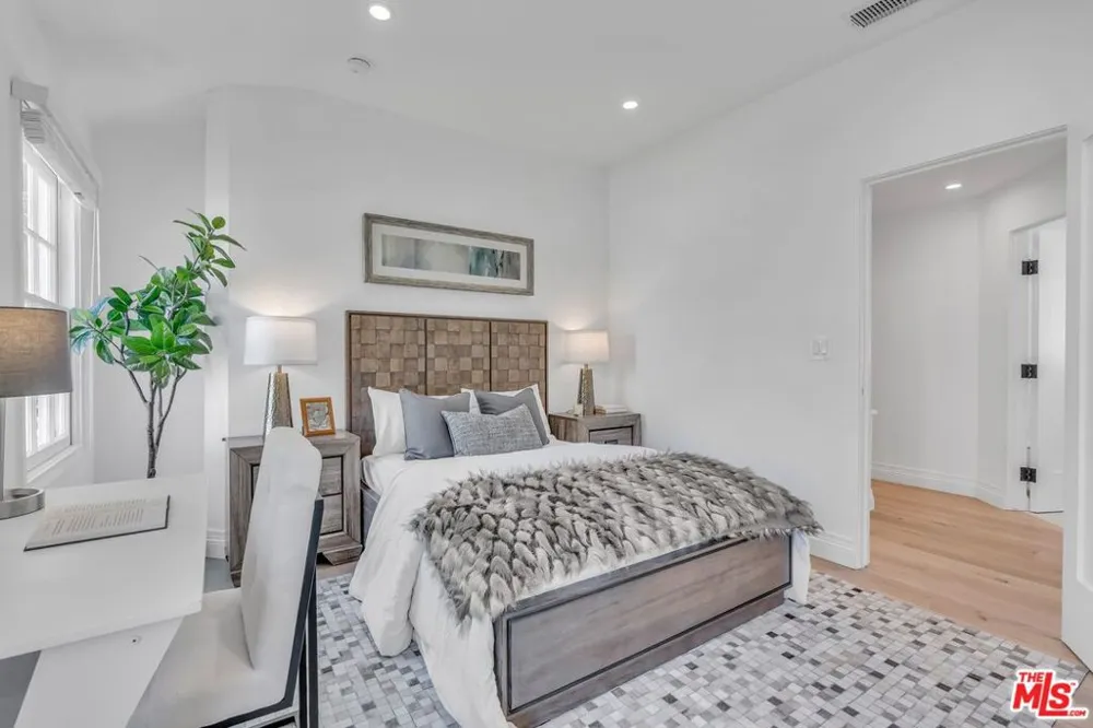 135 S Linden Drive Beverly Hills, CA 90212