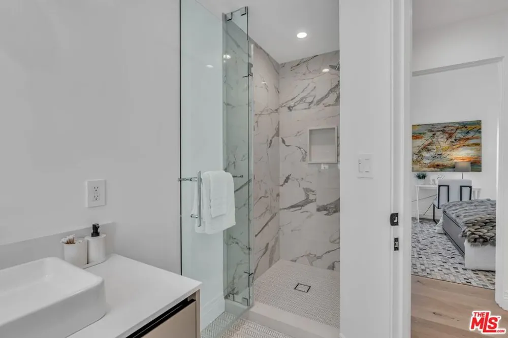 135 S Linden Drive Beverly Hills, CA 90212