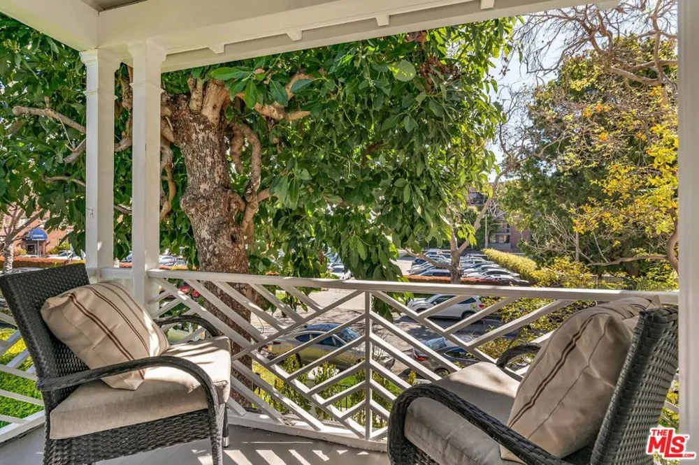 135 S Linden Drive Beverly Hills, CA 90212