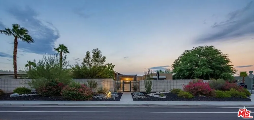 3010 Avenida Caballeros Palm Springs, CA 92262