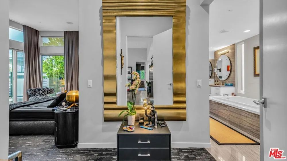3010 Avenida Caballeros Palm Springs, CA 92262
