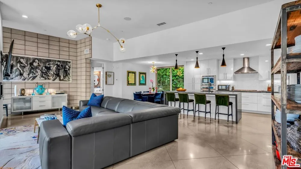3010 Avenida Caballeros Palm Springs, CA 92262