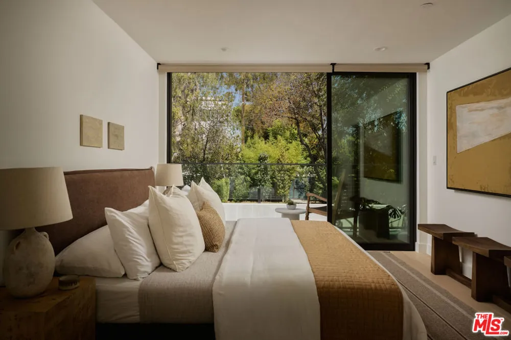 2917 Avenel Terrace Los Angeles, CA 90039