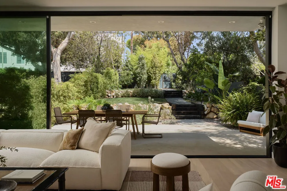 2917 Avenel Terrace Los Angeles, CA 90039