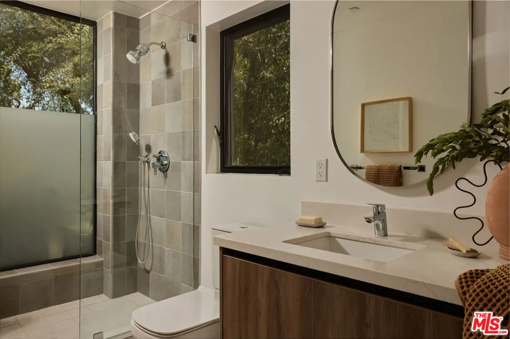 2917 Avenel Terrace Los Angeles, CA 90039
