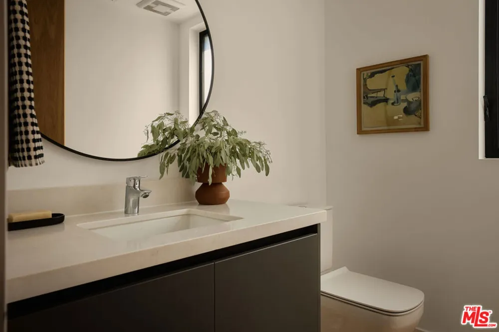 2917 Avenel Terrace Los Angeles, CA 90039