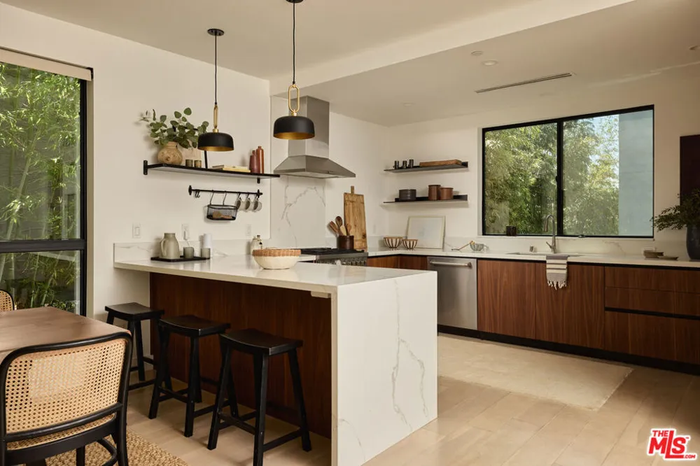 2917 Avenel Terrace Los Angeles, CA 90039