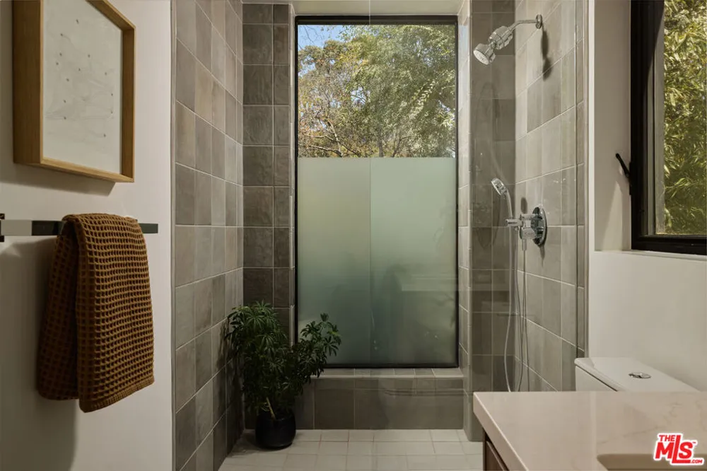 2917 Avenel Terrace Los Angeles, CA 90039